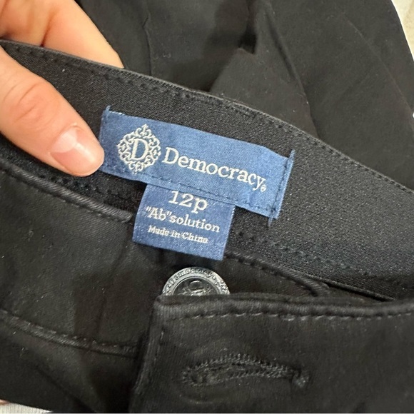 Democracy “Ab"solution® Petite Straight Leg Black Jeans - Picture 5 of 6